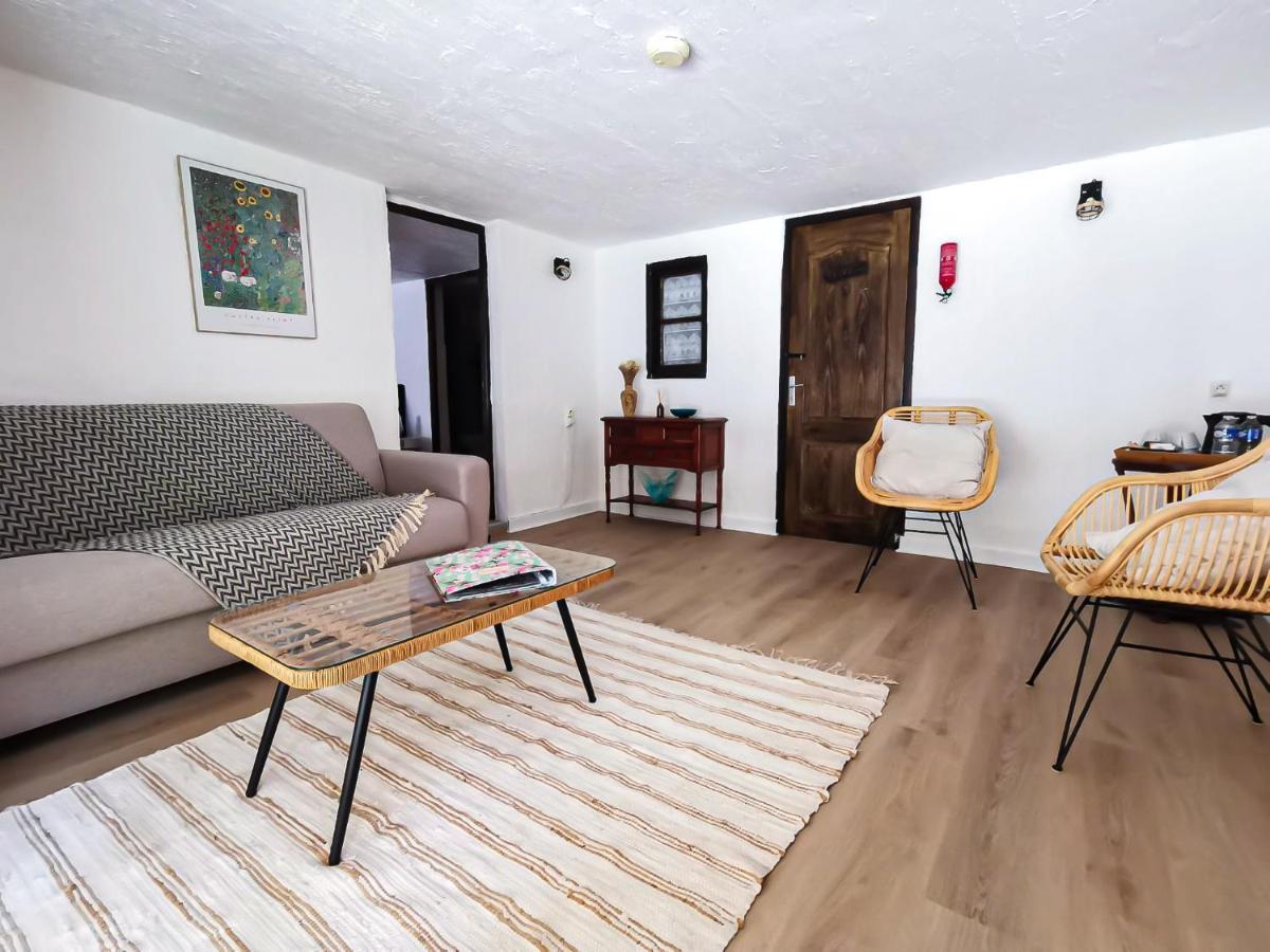 Les Chambres Du Roc Le Roc Εξωτερικό φωτογραφία